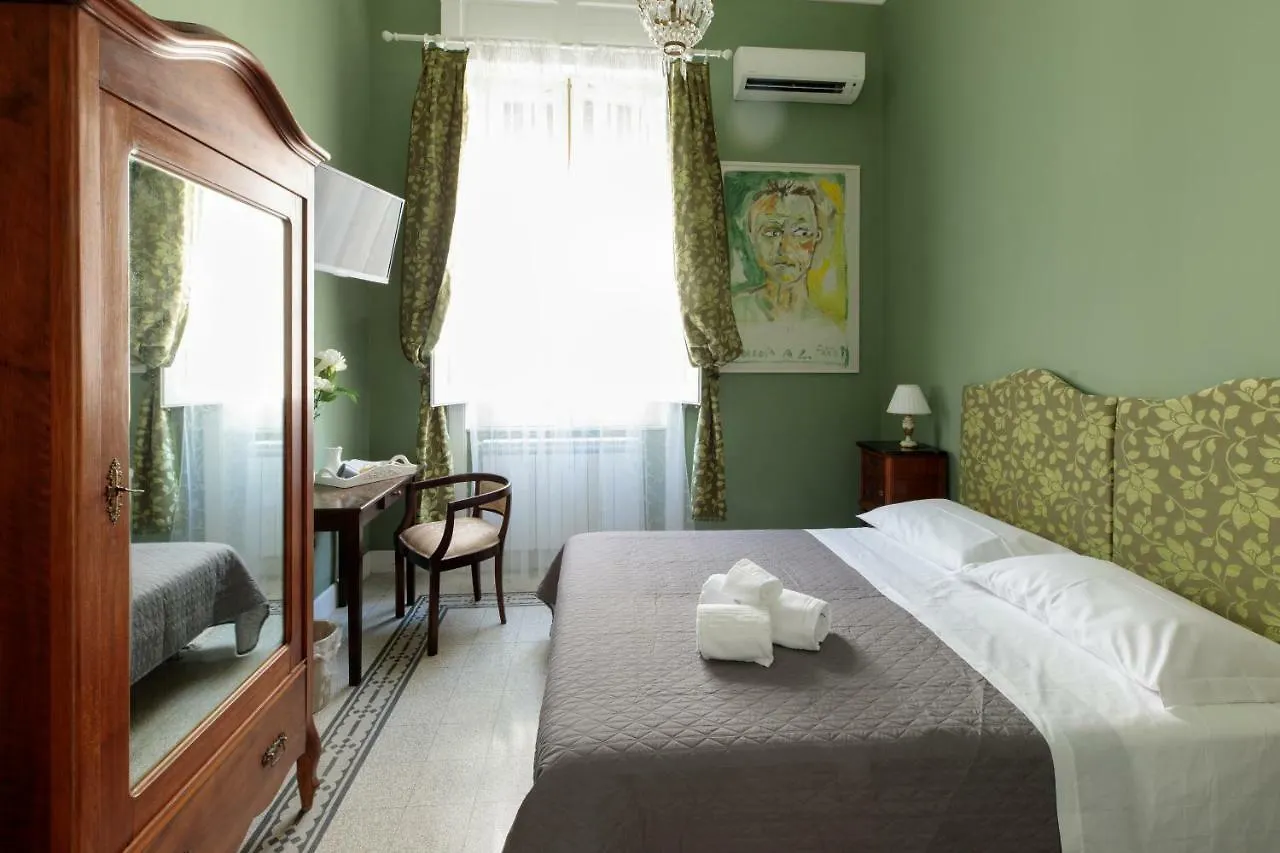 Talia B&B Guest House Reggio de Calabre Couette-café